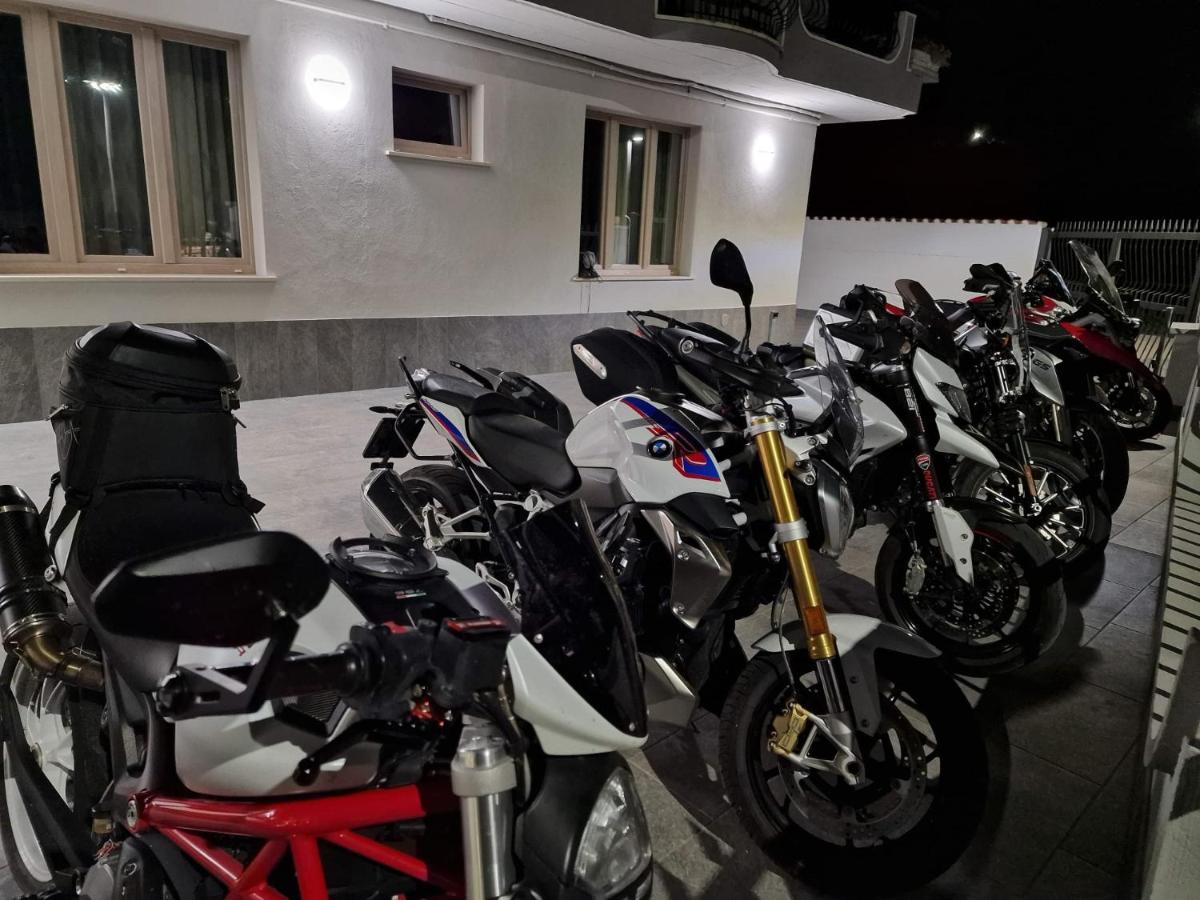 B & B Dal Barone Sulmona Bagian luar foto